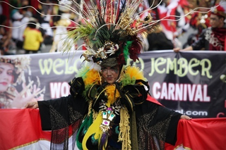 Illustration for article titled A Trip To The Jember Fashion Carnival